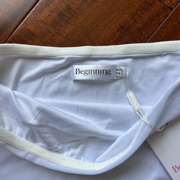 Beginning boutique white dress - Picture 2 of 3